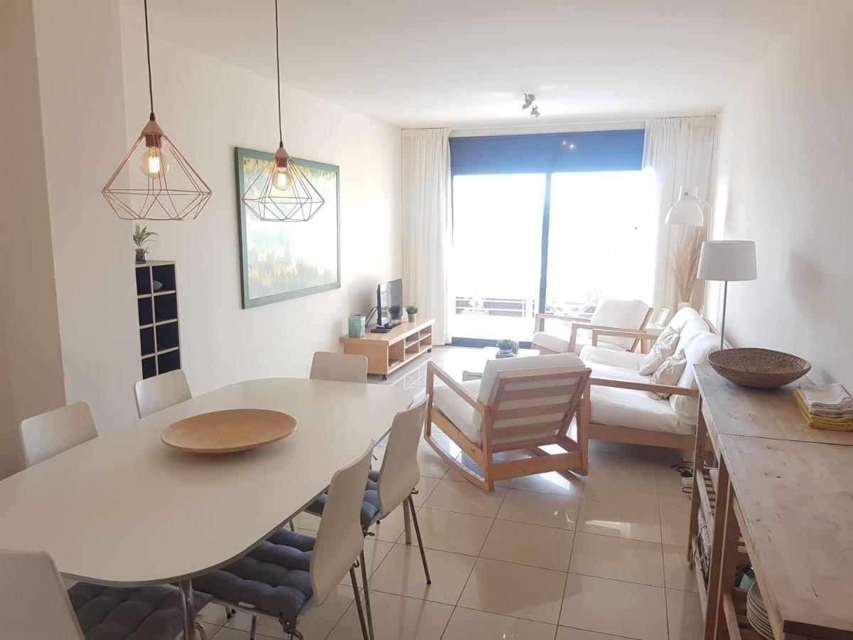 Beautiful Apartment 75M2 With View At The Beach, Pool, Parking Roses Exterior photo