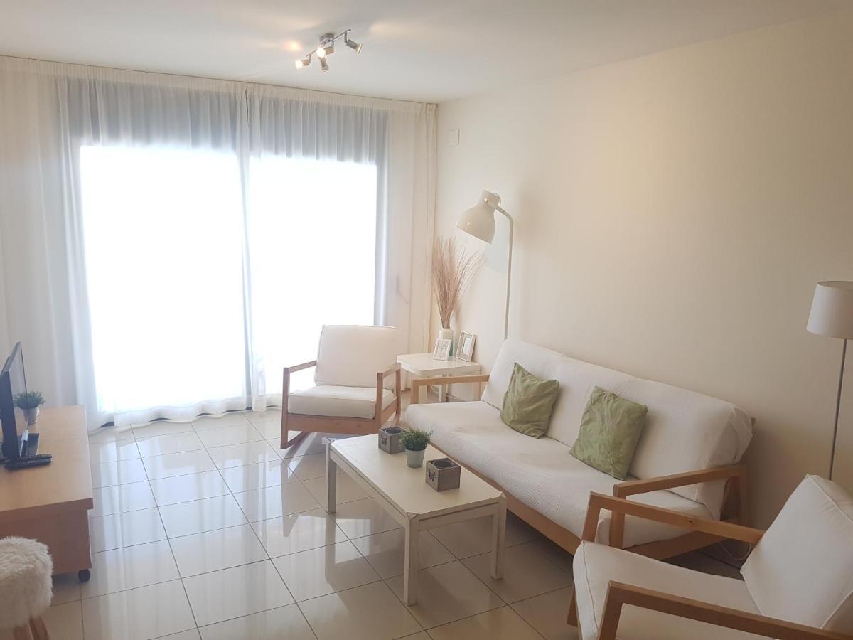 Beautiful Apartment 75M2 With View At The Beach, Pool, Parking Roses Exterior photo