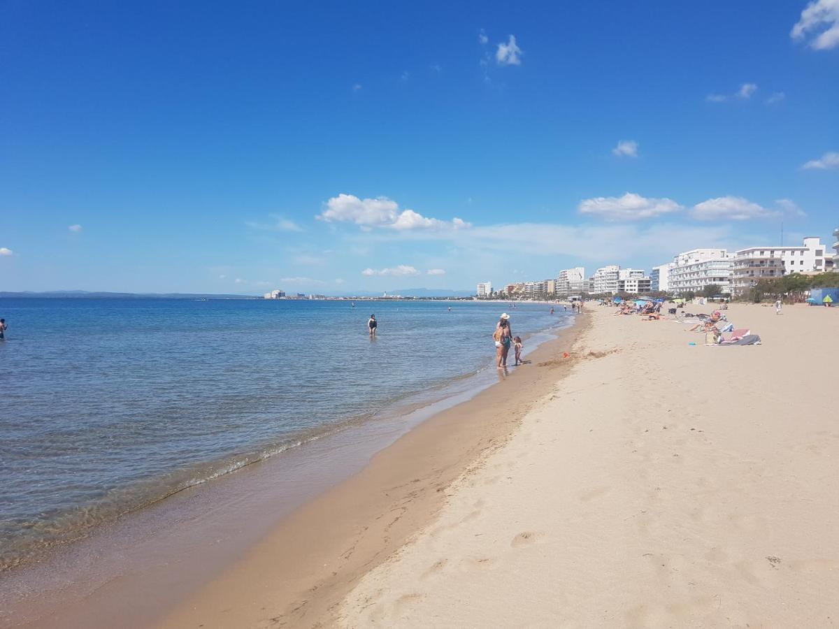 Beautiful Apartment 75M2 With View At The Beach, Pool, Parking Roses Exterior photo