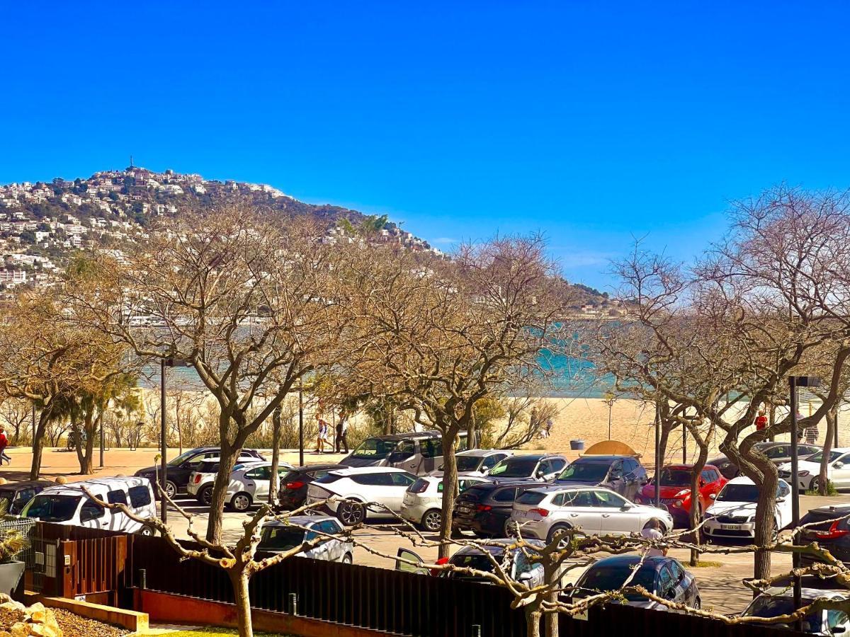 Beautiful Apartment 75M2 With View At The Beach, Pool, Parking Roses Exterior photo